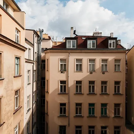 Days - Spacious Retro-vibes Near Charles Square * Praga