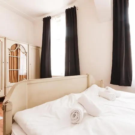 Apartament Days - Spacious Retro-vibes Near Charles Square