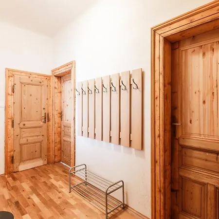 Days - Spacious Retro-vibes Near Charles Square * Praga