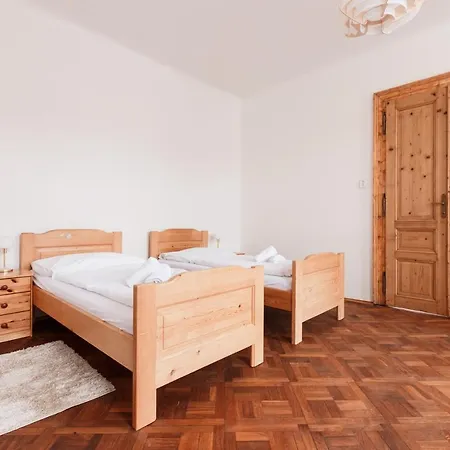 Days - Spacious Retro-vibes Near Charles Square * Praga