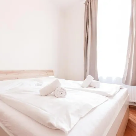 Apartament Days - Spacious Retro-vibes Near Charles Square