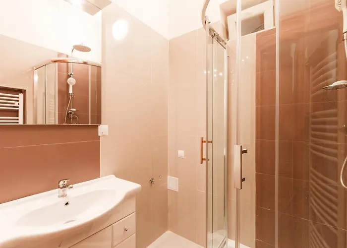 Days - Spacious Retro-vibes Near Charles Square Prague