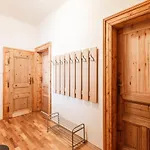 Days - Spacious Retro-vibes Near Charles Square * Praga