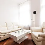 Days - Spacious Retro-vibes Near Charles Square * Praga