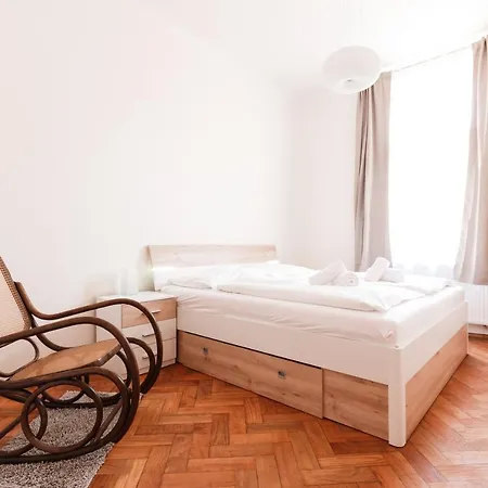 Days - Spacious Retro-vibes Near Charles Square Apartman Prága