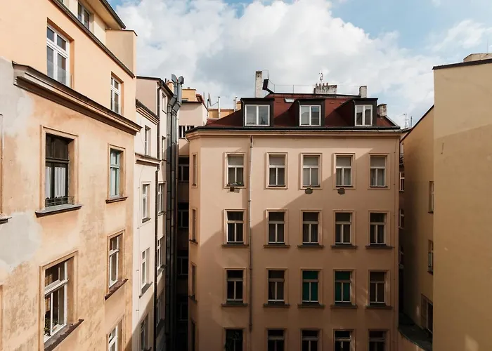 Days - Spacious Retro-vibes Near Charles Square * Prague