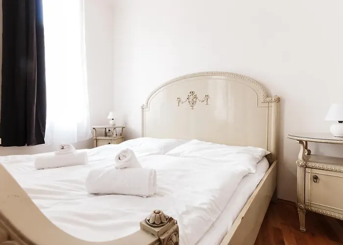 Apartment Days - Spacious Retro-vibes Near Charles Square *