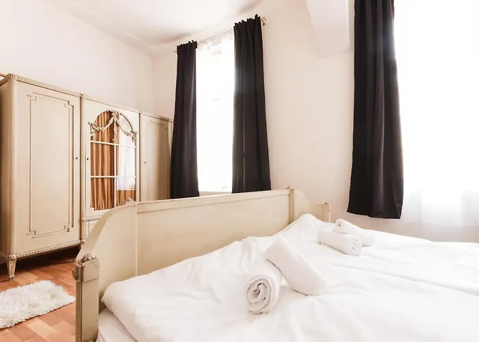 Apartment Days - Spacious Retro-vibes Near Charles Square
