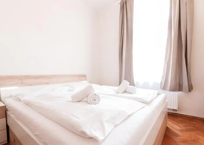Apartment Days - Spacious Retro-vibes Near Charles Square